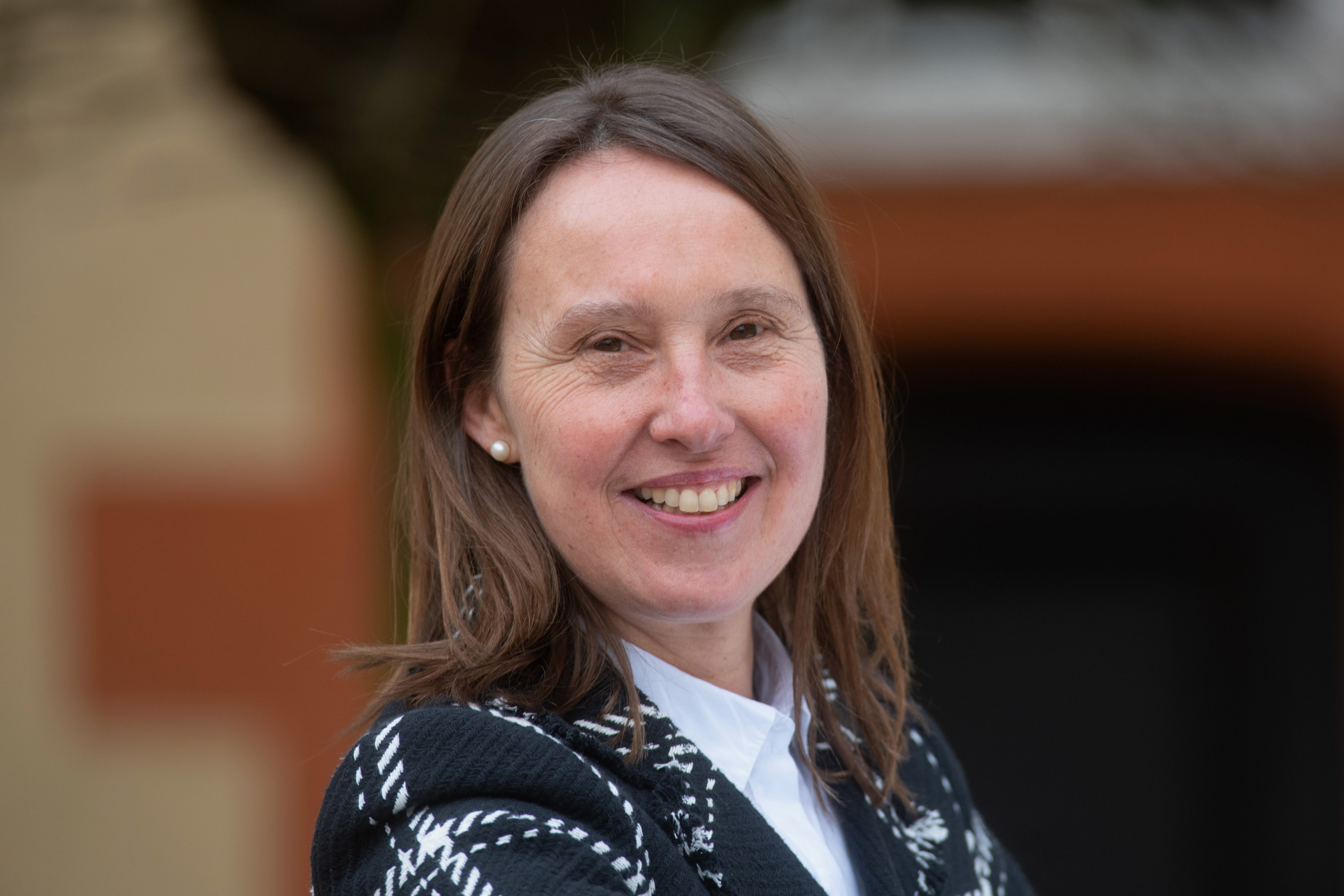 Foto von Prof. Dr. Beate Jüttner-Nauroth, Dozentin der Hochschule der Deutschen Bundesbank ©Marcus Kaufhold