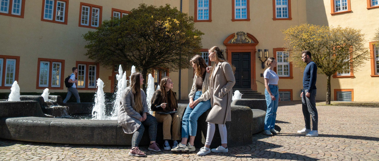 Schlosshof der Hochschule der Bundesbank in Hachenburg ©Jonas Riemer